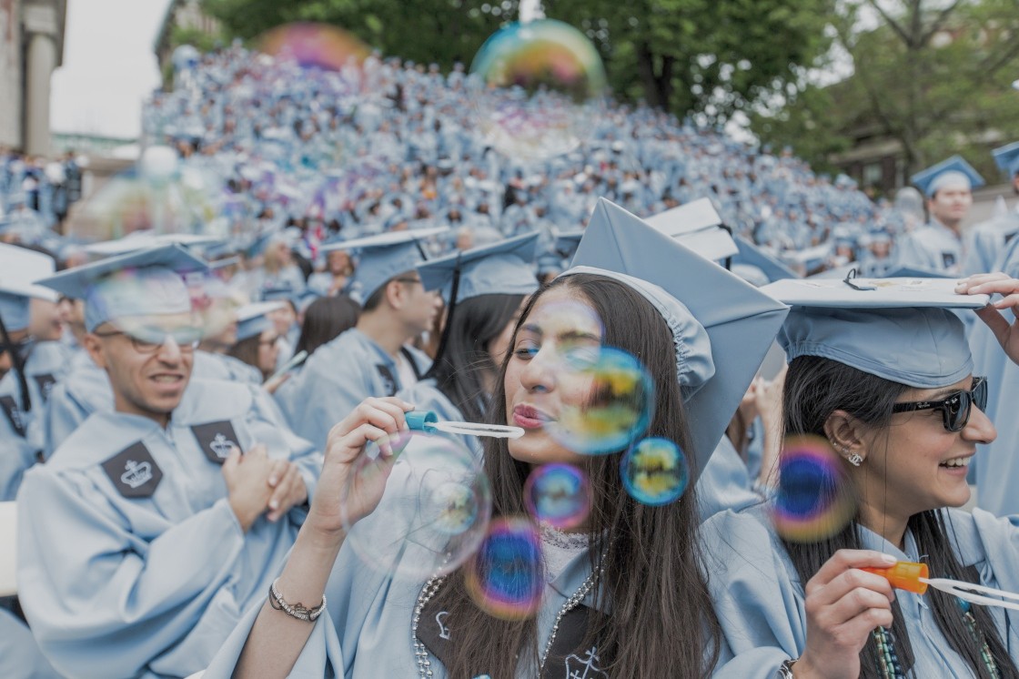 咨询：美国东北大学毕业照及学校信息